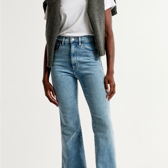 Madewell size 24 (fits like a 25/26 in other brands) 11” high rise Flare jeans - Picture 2 of 12